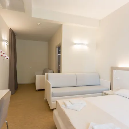 アミチツィア ホテル 3*