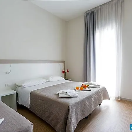 Amicizia Hotel 3*