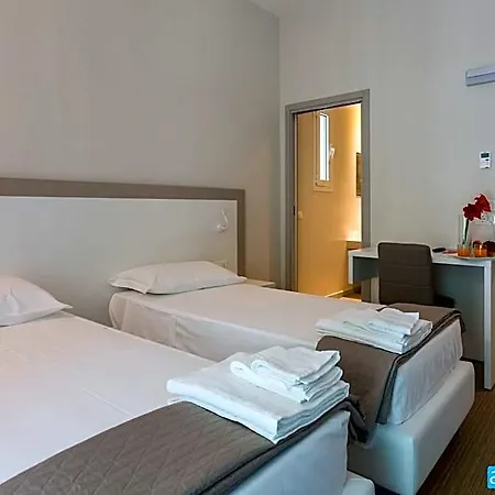 Amicizia Hotel 3*