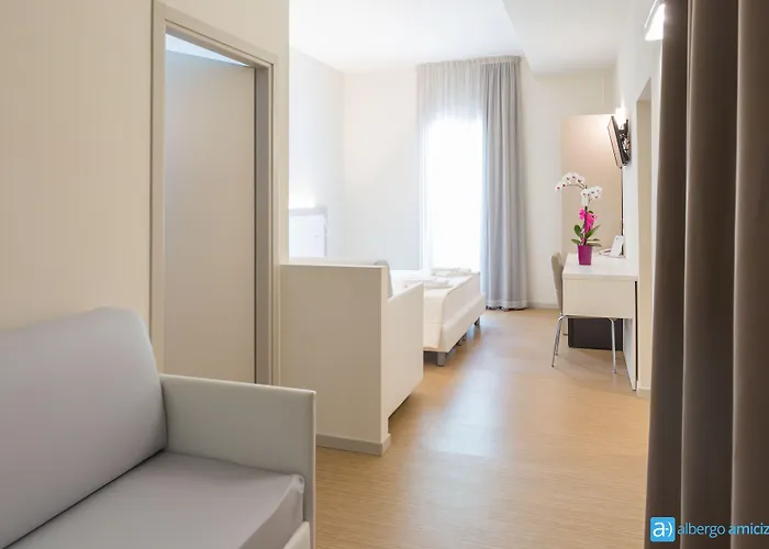 Amicizia 3* ريميني