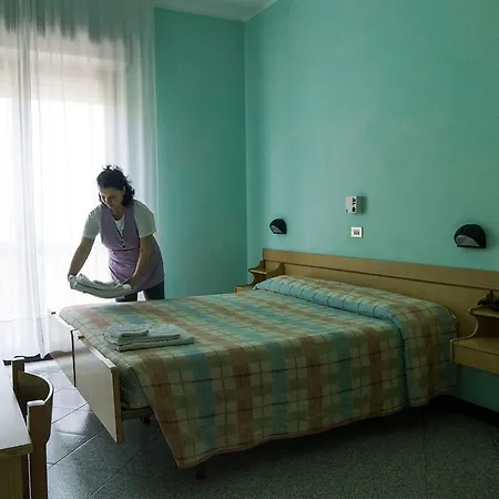 فندق Amicizia 3*